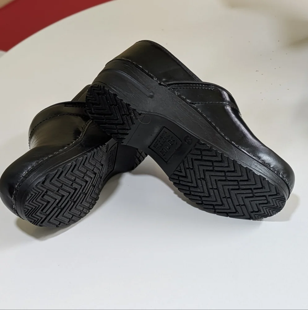 Sanita Danish Black Patent Clogs Size 35 - Picture 7 of 9